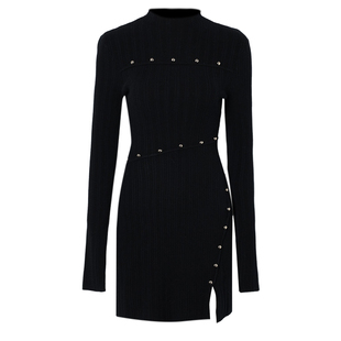 DPLAY2025年冬季新款黑色连衣裙女下摆开叉气质毛衣裙针织裙短裙