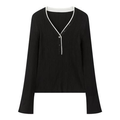 太平鸟V领打底针织衫