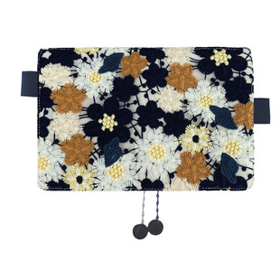 Munimhoe少女感镂空刺绣花朵手帐余白五年A5书衣笔记B6封皮送闺蜜