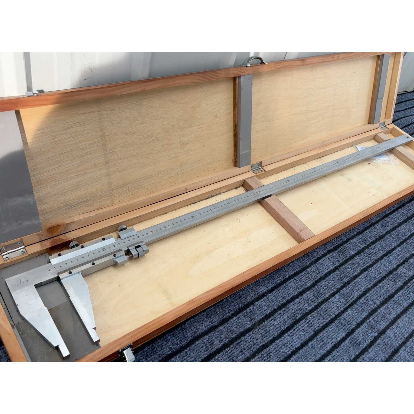 【请询价】成量正品01000mm游标卡尺带原装木箱刻度清楚滑动顺