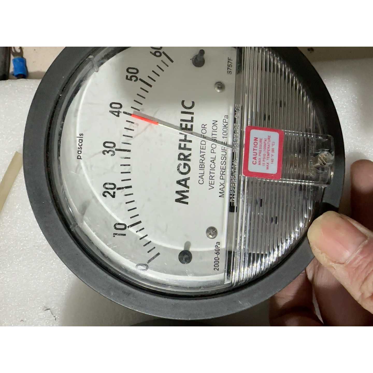 议价美国德威尔压差计  2000-60pa，数量5台，一台未使用