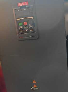 三晶变频器VM1000B-4T045G/055P  共2台—议价