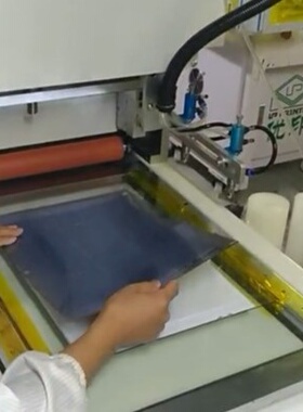 uv卷对卷丝印机CD纹贴合机拉丝纹钻石纹路手机盖板印刷机UV转印机