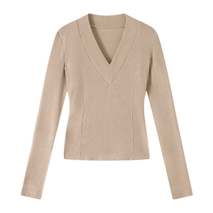 愉悦愉悦纯色V领内搭长袖T恤女春季气质修身显瘦通勤简约打底上衣