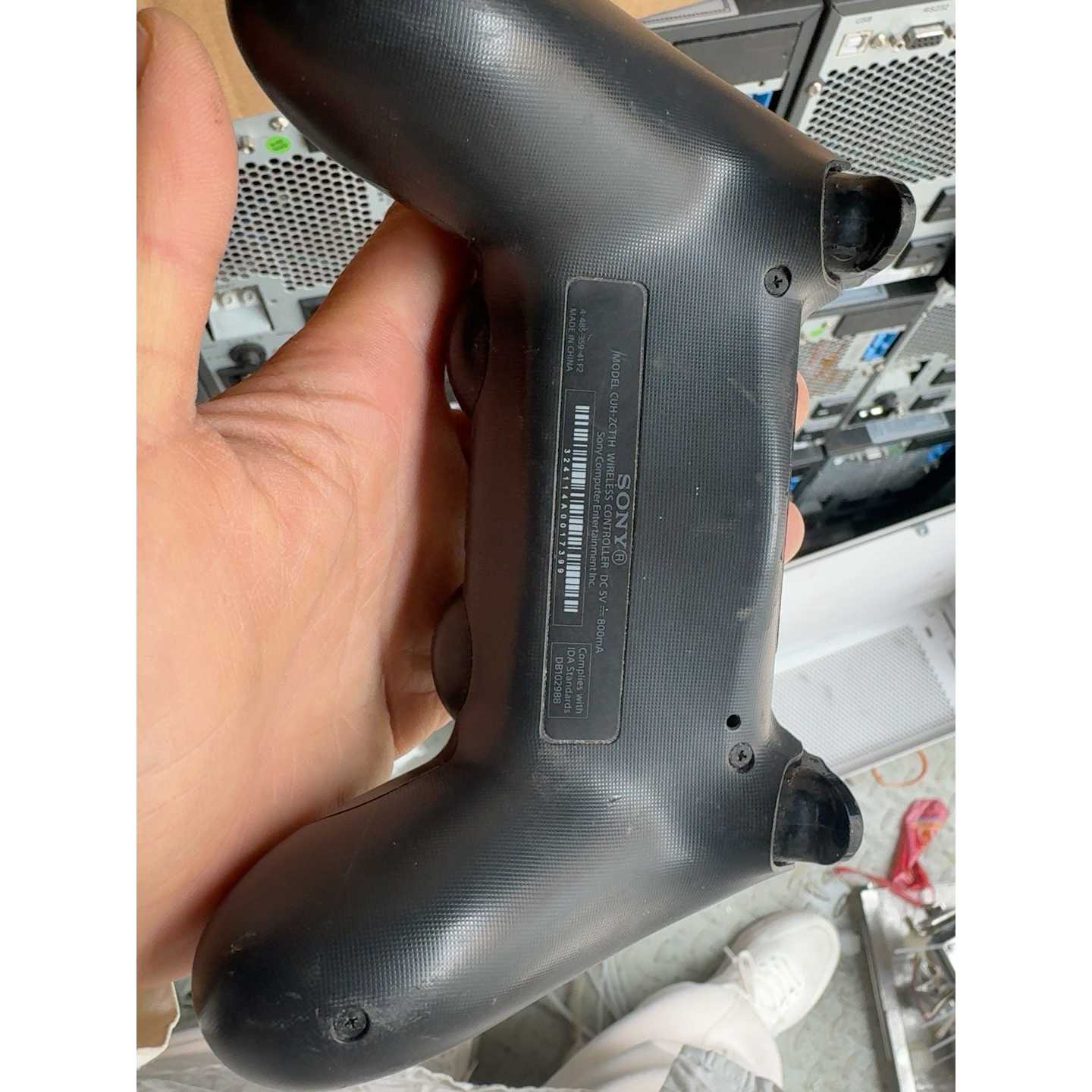 议价索尼PS4原装手柄型号CUHZCT1N黑色无线维修
