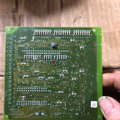 溢价-07AI91 模拟量输入模块 通电如图 外壳被了 只