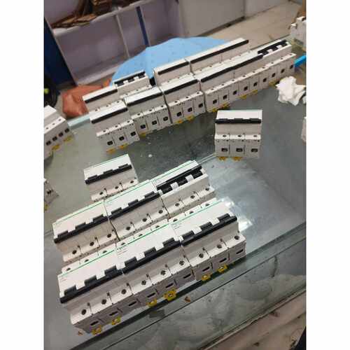 〔议价-可维修〕施耐德3P开关 C120H D80有6个 C100的有4个 工业