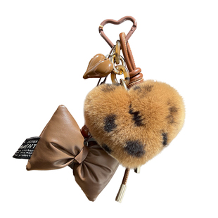 可爱真獭兔毛豹纹爱心手绳钥匙扣挂件毛绒心形桃心书包包挂饰礼物