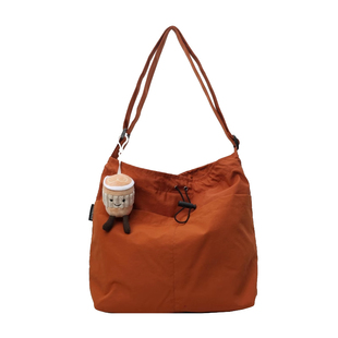 斜挎帆布包女大容量包包女士2026新款通勤高级感小众布包休闲挎包