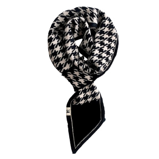 千鸟格围巾女款冬季新款氛围感懒人小围脖高级感复古百搭尖角领巾