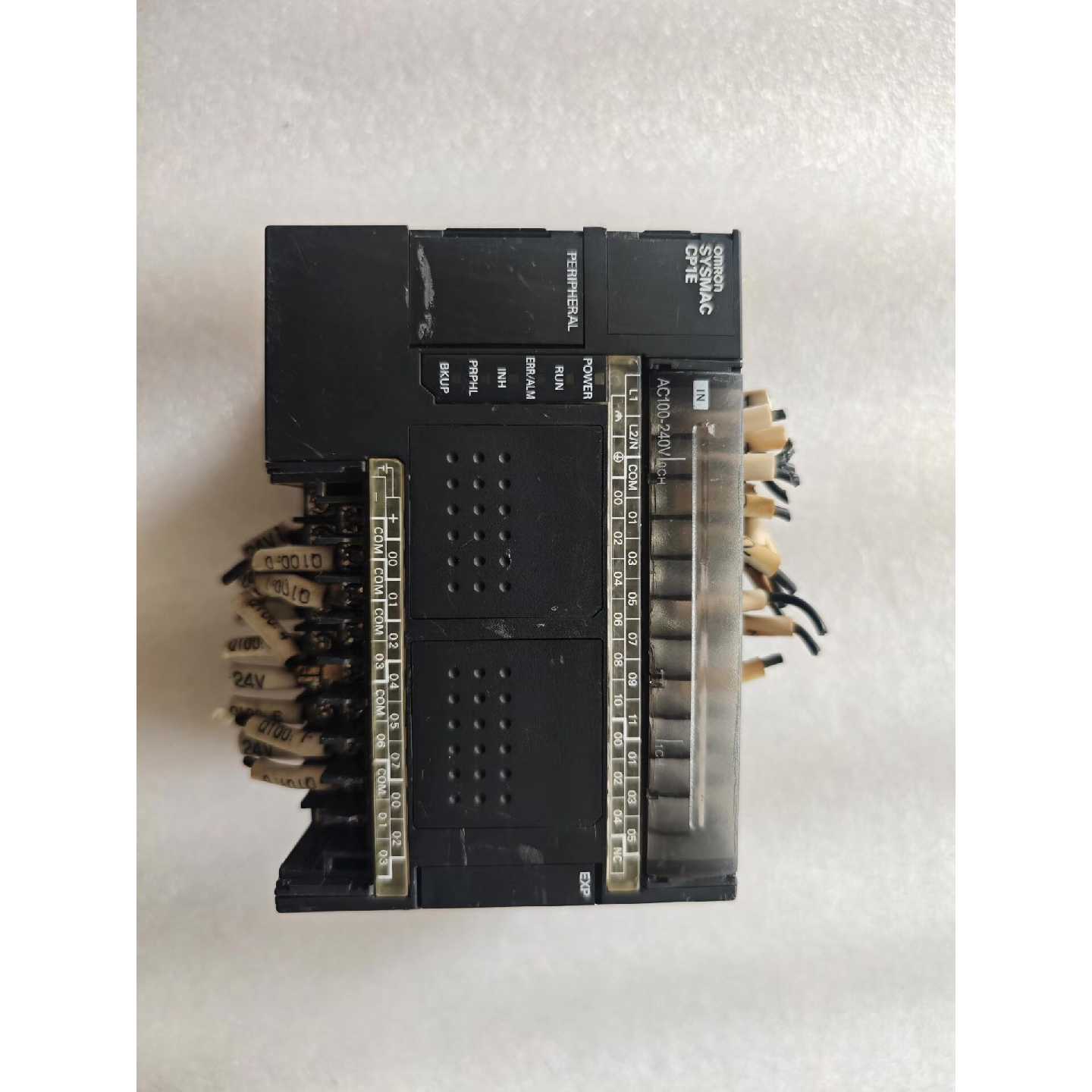 议价欧姆龙CP1E-E30DR-A 成色如图,皮毛有瑕疵划痕