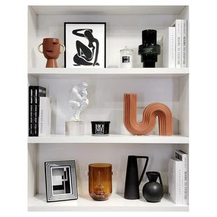 样板间家居摆件北欧软装饰品书房书柜挂画相框蜡烛杯组合ZH2382