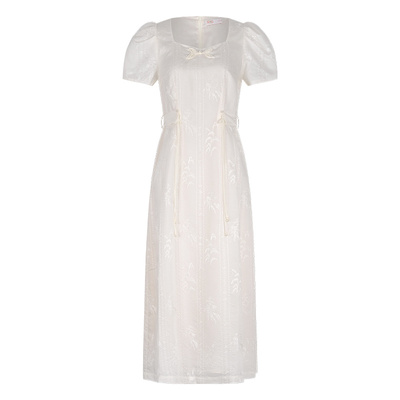 固执新中式刺绣方领泡短袖连衣裙