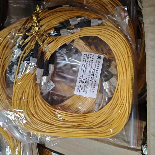 议价全新FC-FCUPC光纤跳线，2.0mm，3米长，黄色线缆，维修