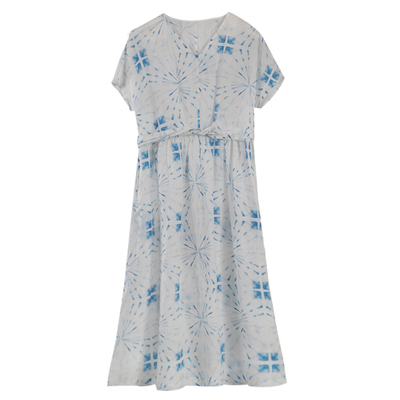 白色v领印花连衣裙显瘦气质裙子