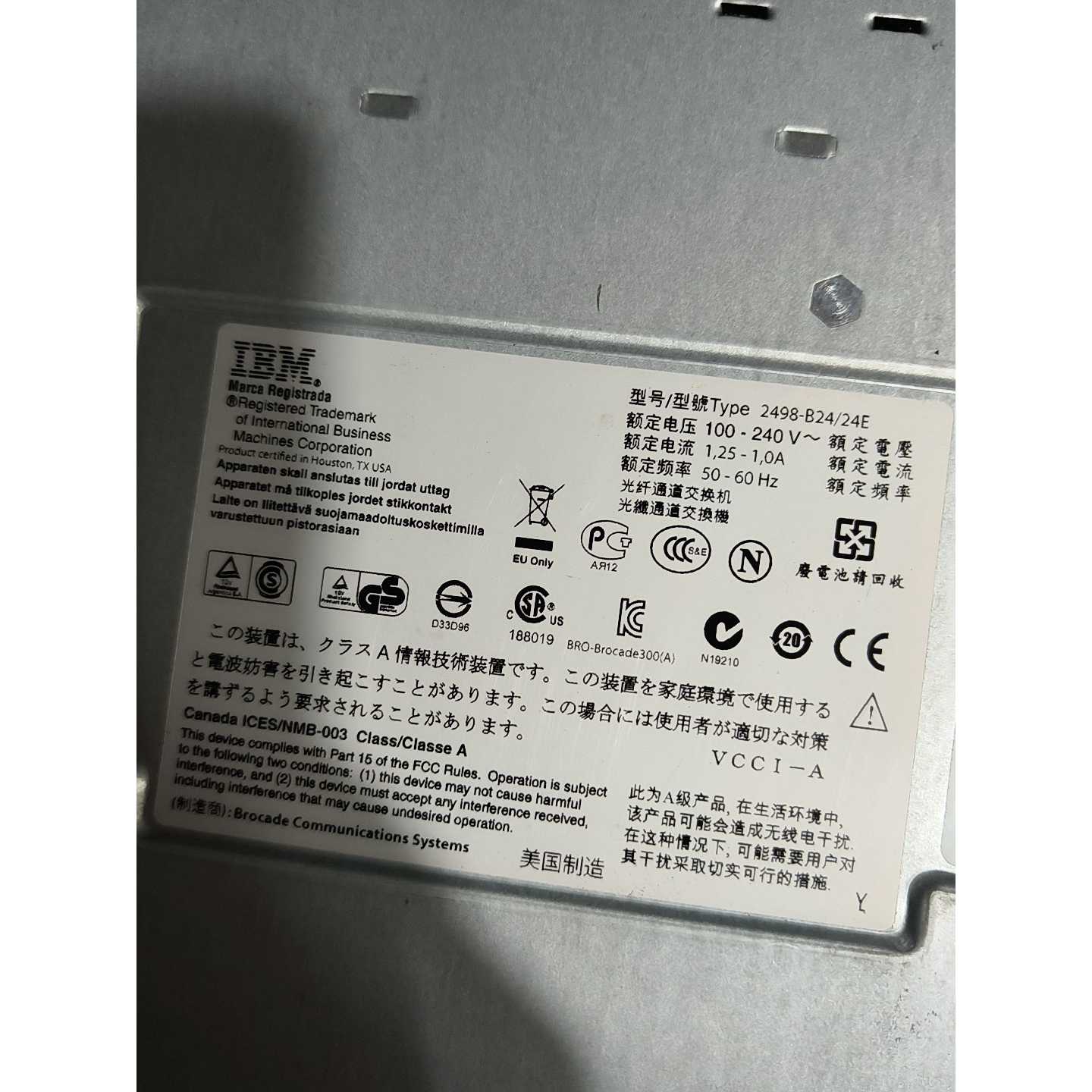 非标价IBMB24光纤交换机2498B2424E修理