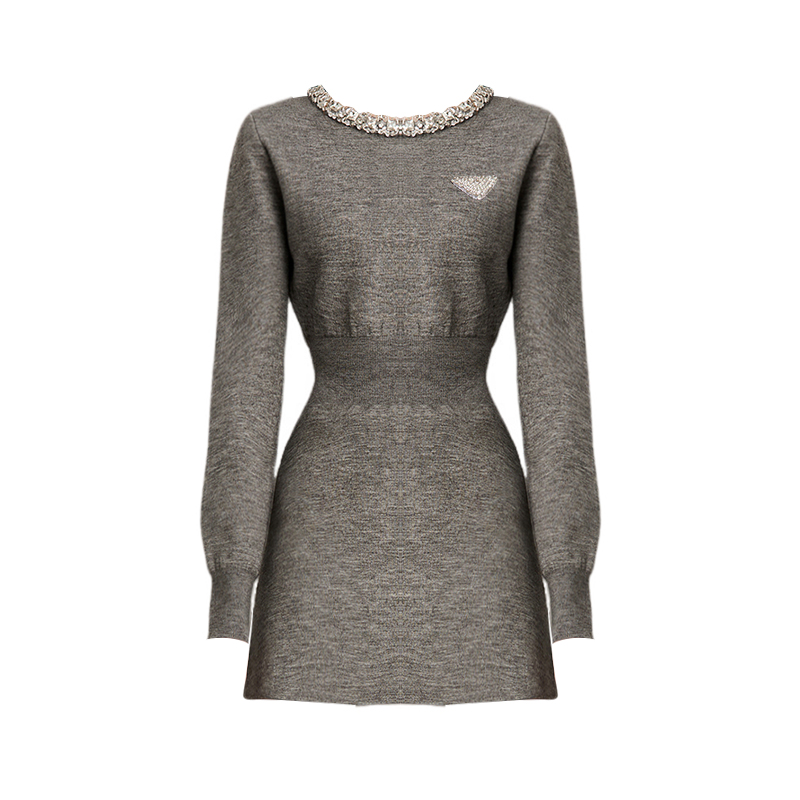 DPLAY2025年冬季新款灰色圆领修身针织连衣裙气质法式裙子毛衣裙
