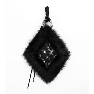 沉没菱格拼接铆钉腕包