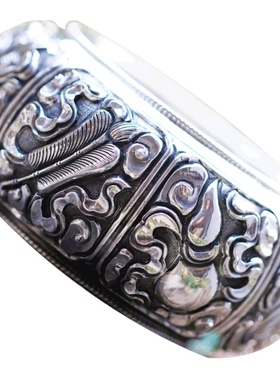 红银传家高工暗八仙银手镯