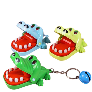 咬手鳄鱼钥匙扣挂件迷你鳄鱼咬手玩具钥匙链挂饰情侣闺蜜礼物