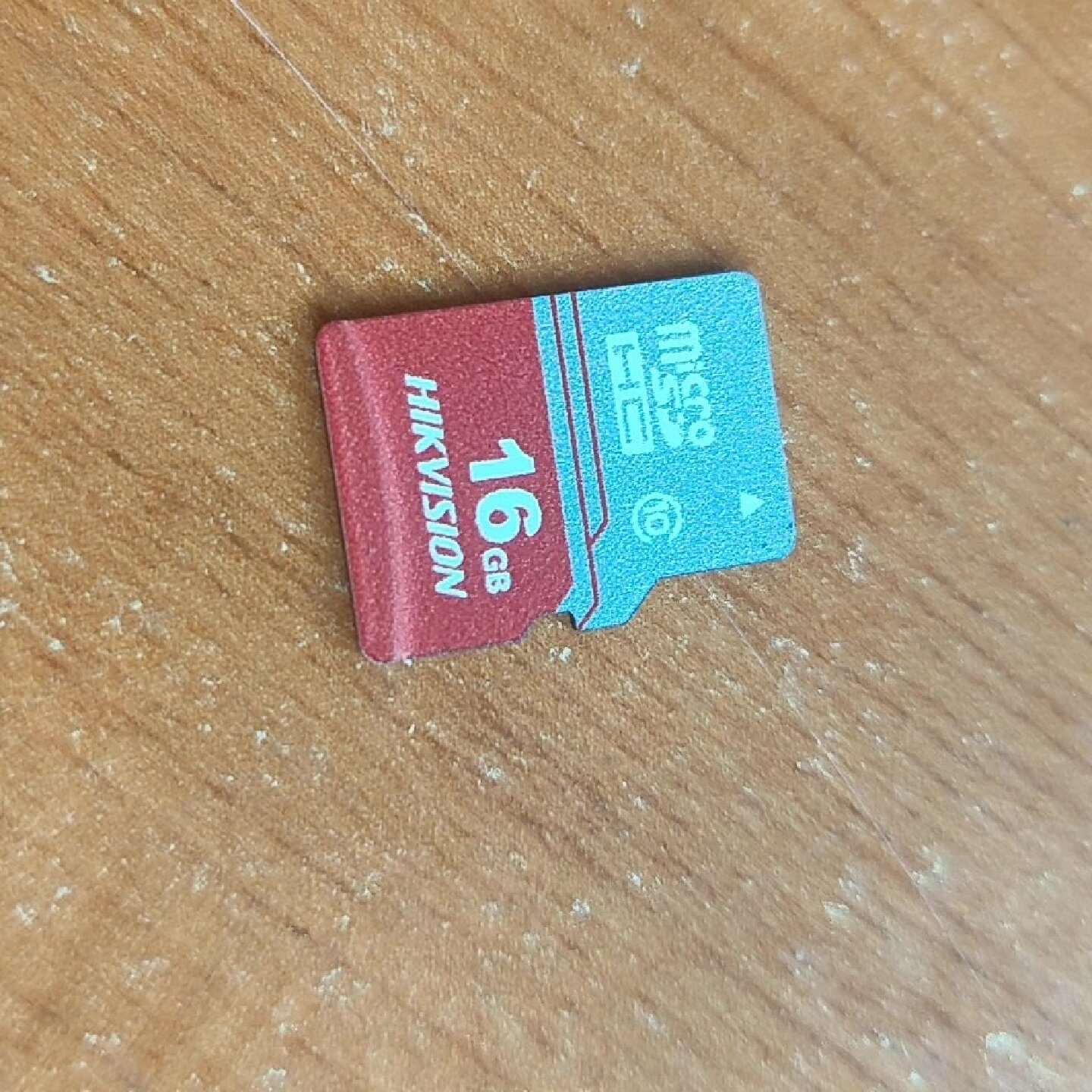 (议价)内存卡16G红色外壳实物拍摄