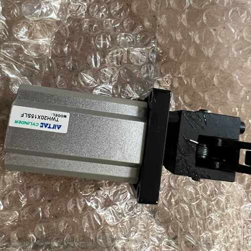 【议价-可维修】  AIRTAC TWH20X15SLF 气缸 2015 /均有货