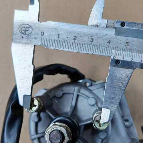 新跃进雨刮电机刮水电机雨刷电机12V24V负控正控雨刷器电机总成