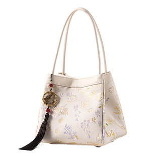 2026新款名家陆美英宋锦桑蚕丝国风手提四方包包送长辈妈妈礼物