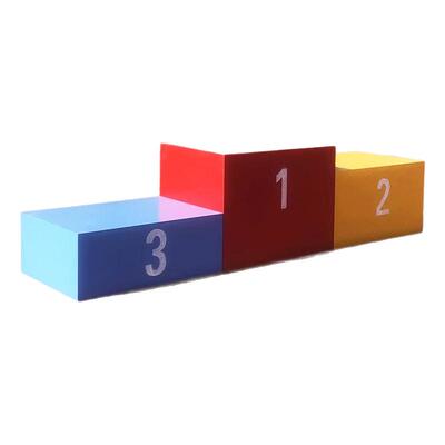 沃尔克颁奖台承重力强