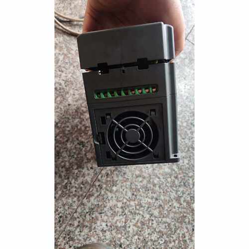 议价台力变频器750W380V变频器铭牌掉了维修