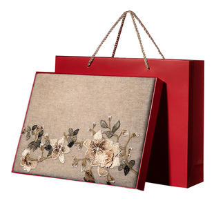 刺绣羊毛围巾女冬季保暖旗袍披肩高档送礼送妈妈婆婆长辈生日礼物