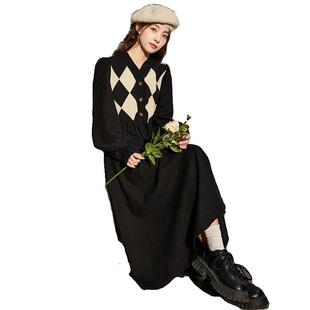 唐狮V领复古内搭针织连衣裙女秋冬春装新款毛衣裙黑色长裙q2