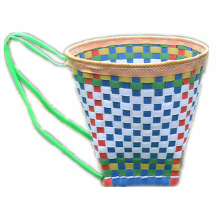 四川纯手工编织塑料儿童玩具舞蹈道具幼儿园游戏小背篓背篼背筐