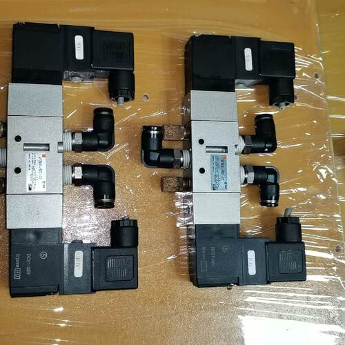 议价SMC电磁阀VF3530-5DZ-02两个，拆机货，实物拍摄维修