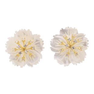 千禧媛喜白色山茶花皓石耳钉女珍珠贝母轻奢耳环浮夸风花形银耳饰