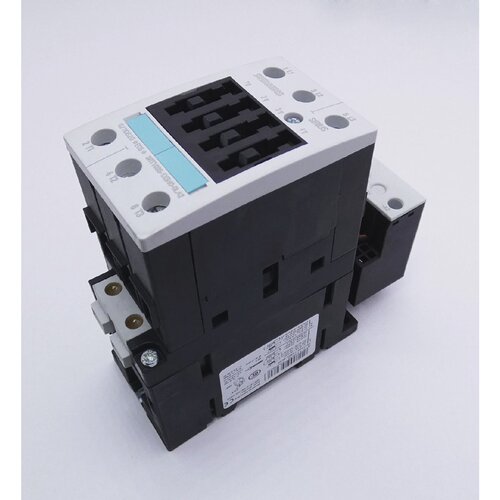 Siemens 3RT10351XB400LA2 3RT1 0351XB400LA2 E05 Contactor Unu