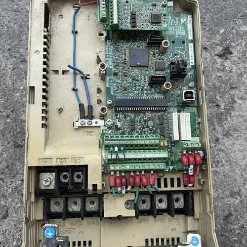溢价-安川L1000A变频器11kw（CIMR-LB4A0024F