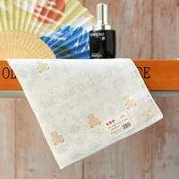 Маленький белый медведь