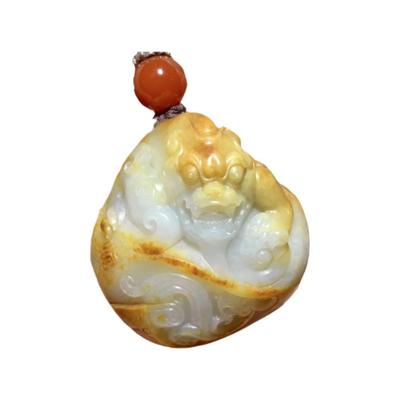 和田玉籽料白玉黄沁貔貅吊坠