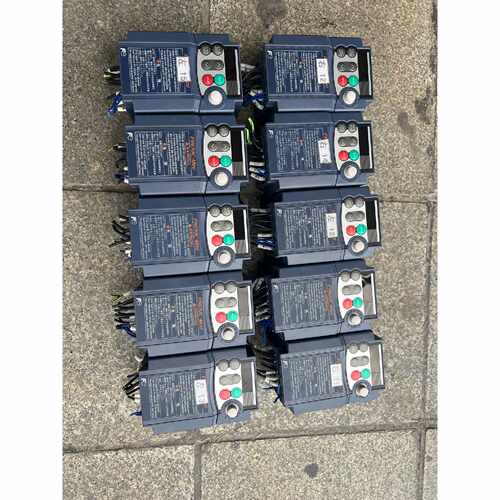 询价变频器FRN0.1C1S-2J 100W，220V