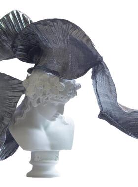 时空的折痕女孩与酒神艺术雕像