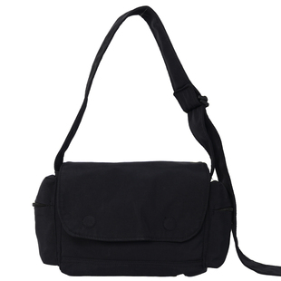 轻便慵懒风斜挎包女大容量通勤百搭休闲单肩包运动旅行收纳包男生