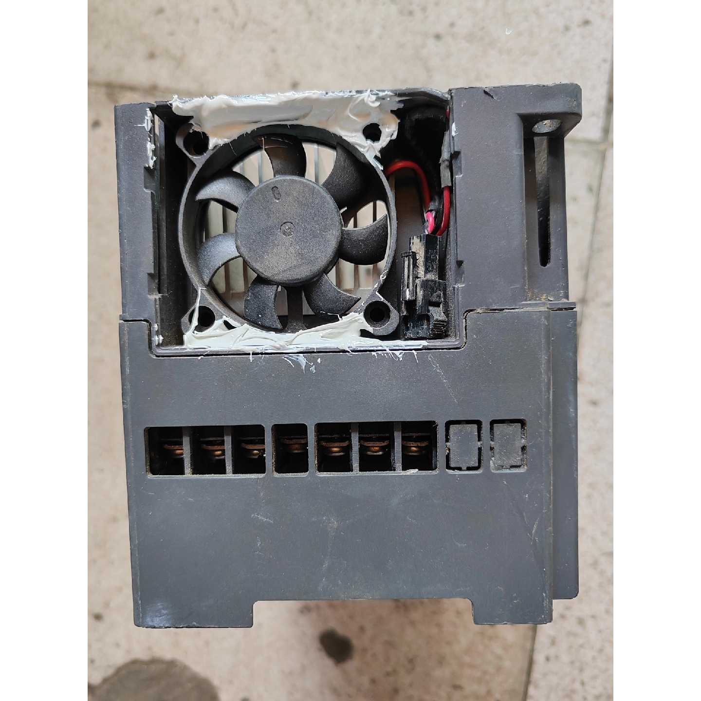 议价伟创变频器AC70E一T3一2R2G380V2.2KW维修图片