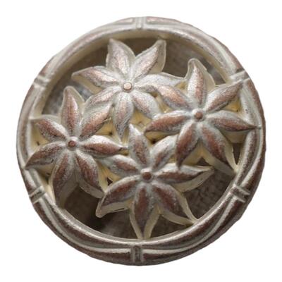 镂空雪绒花图样玫瑰金纽扣