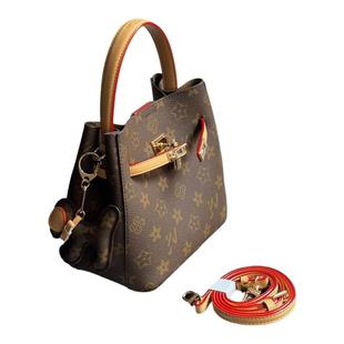 优草坊女包2026新款高品质水桶包轻奢手提通勤小众百搭单肩斜挎包