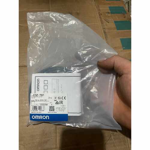 下单前咨询E3Z-T81 欧姆龙传感器，正品全新，有26个，5筐，一个