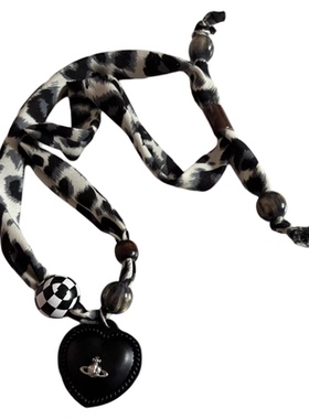辣妹出街~皮质爱心豹纹丝巾项链