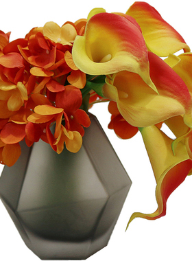 样板间北欧浴室柜摆设卫浴装饰品