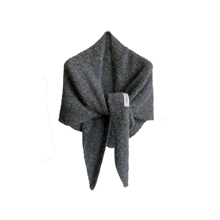 高级感含羊毛大披肩女百搭韩系秋冬保暖简约三角围巾护颈针织坎肩