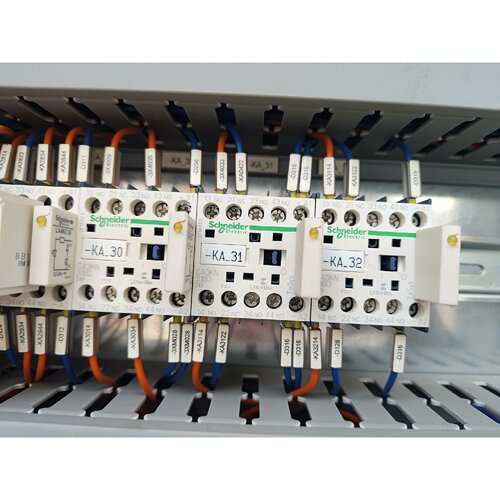 施耐德接触器件型号CA3KN40BD3线圈电压DC24V议价